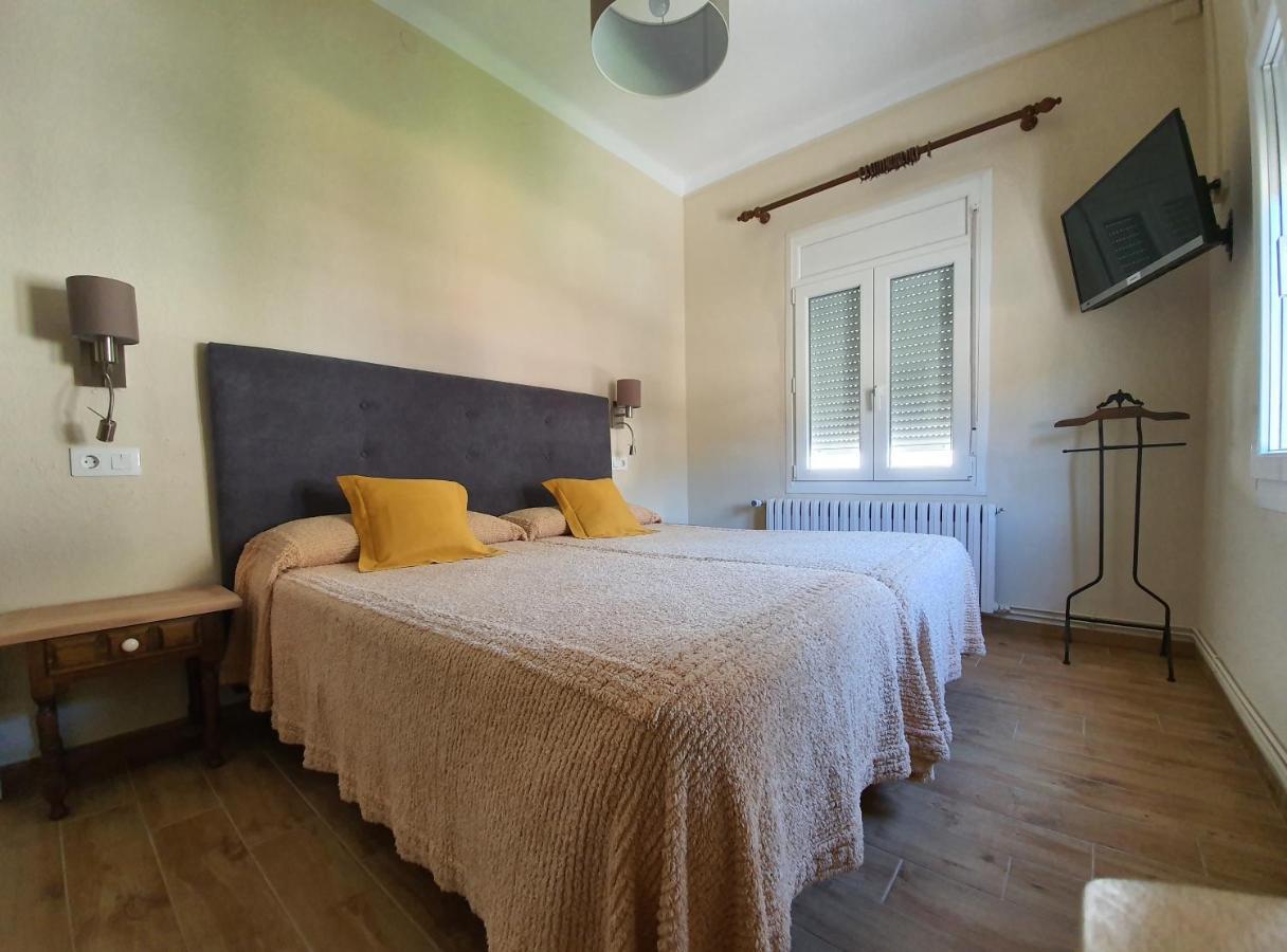אל פונט דה סוארט Hostal Canigo מראה חיצוני תמונה