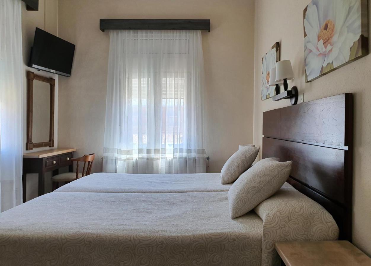 אל פונט דה סוארט Hostal Canigo מראה חיצוני תמונה