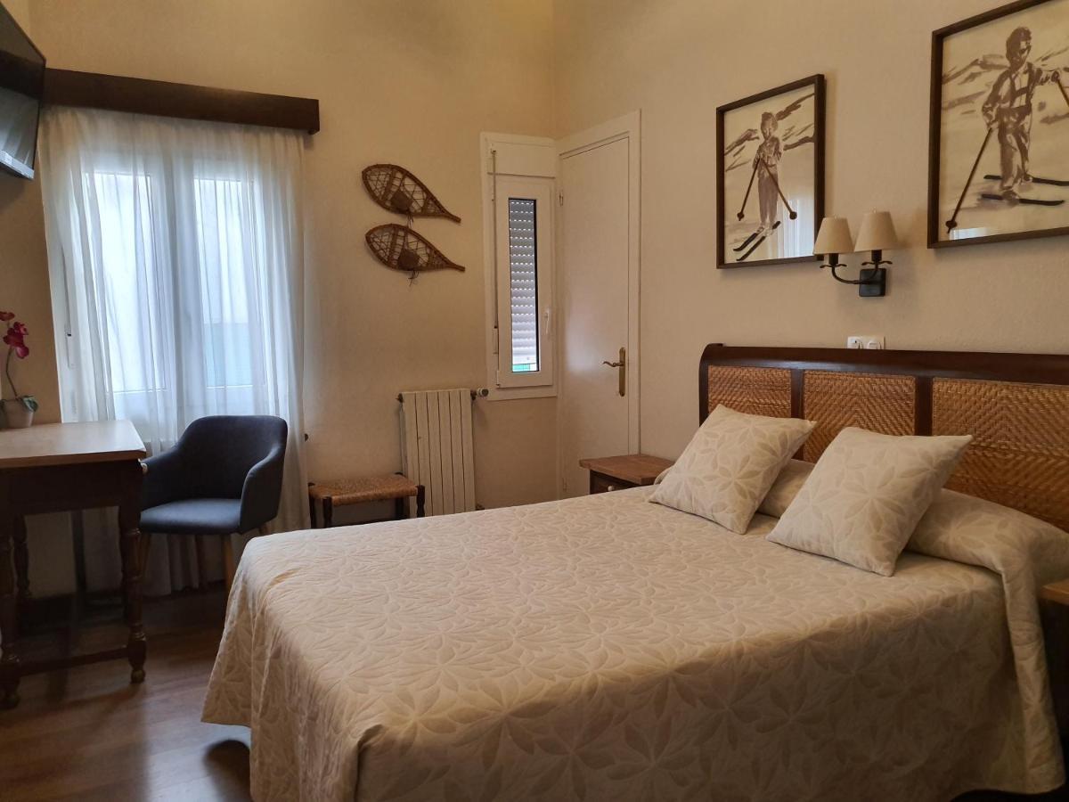 אל פונט דה סוארט Hostal Canigo מראה חיצוני תמונה
