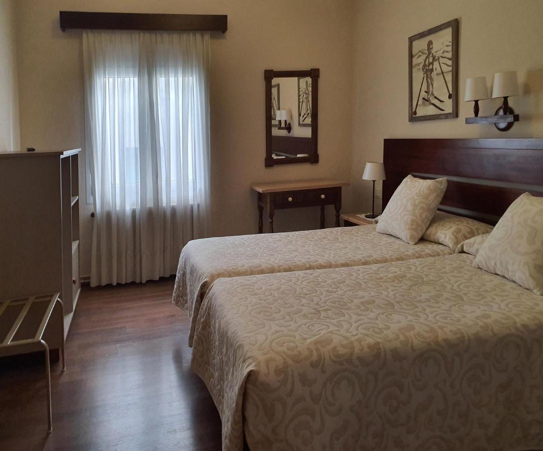 אל פונט דה סוארט Hostal Canigo מראה חיצוני תמונה