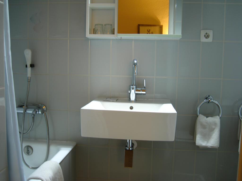 אל פונט דה סוארט Hostal Canigo מראה חיצוני תמונה