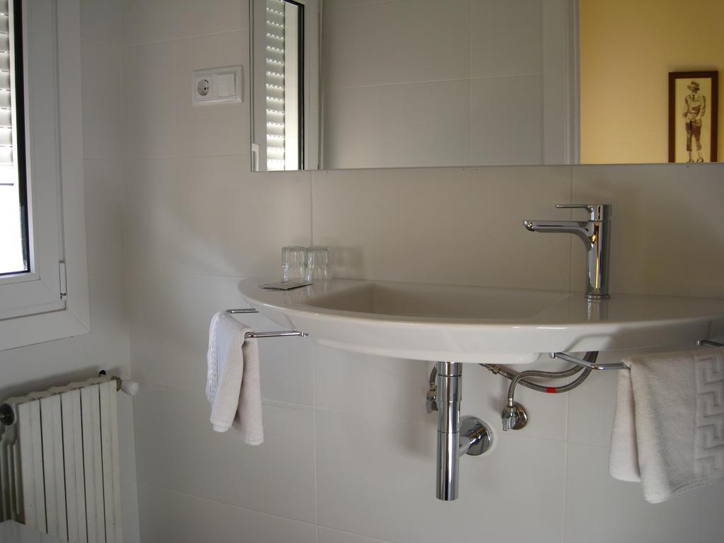 אל פונט דה סוארט Hostal Canigo מראה חיצוני תמונה